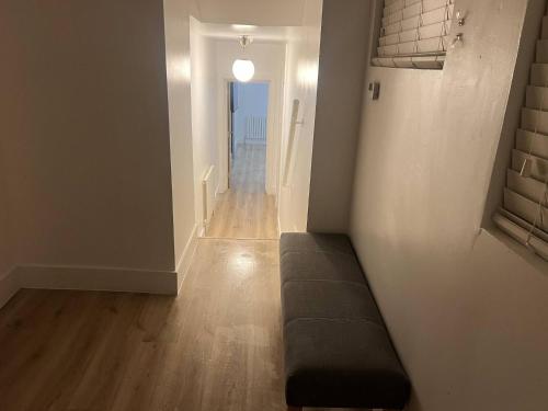 cosy 1bed perfect for family and contractors - image 14