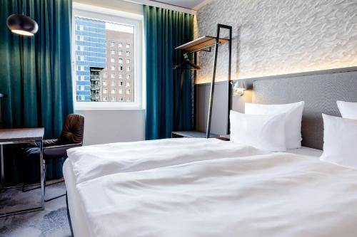 Motel One Hamburg-Alster - image 36