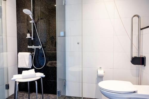 Motel One Hamburg-Alster - image 20