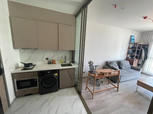 Luxurious 1-Bedroom Condo with Private Pool in Watthana - image 14