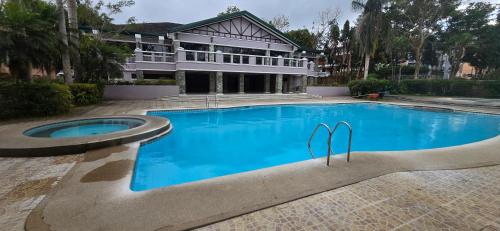 Staycation Tagaytay Albizia, nearby La Mariposa - Batangas Staycation Tagaytay Albizia, nearby La Mariposa - Batangas
