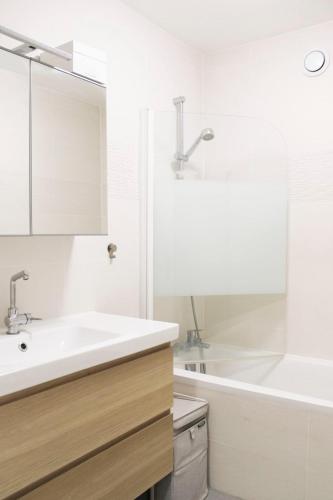 34m Paris Studio - image 9