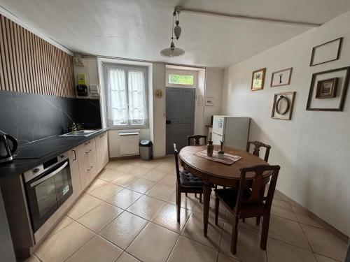 virtuve, MAISON entre CREUSE et BERRY in Badecon-Le-Pin