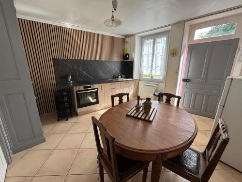 MAISON entre CREUSE et BERRY in Badecon-Le-Pin