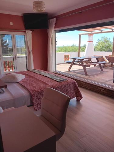 Alojamento local Patudos, Suite com terraço privado – khách sạn tại Santo Estevao
