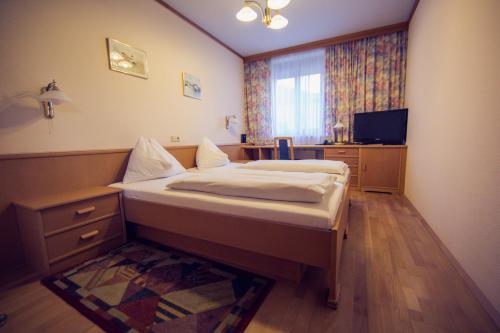 1 queen bed