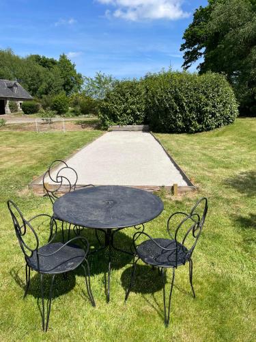 Apkārtne, Gîte Madeleine, 4 bedroom country cottage with pool, sleeps 10 (Gite Madeleine, 4 bedroom country cottage with pool, sleeps 10) in Saint-Nicolas-du-Pelem