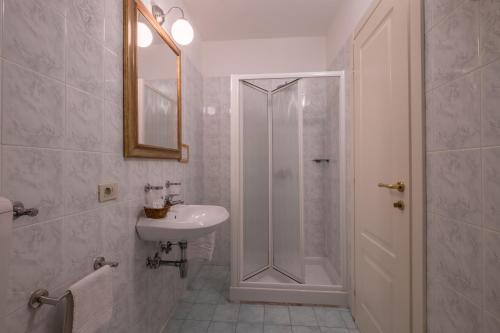 Superior Double Room image 8