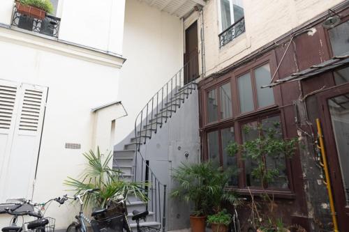 Charming Duplex near Rue Saint-Maur - image 5