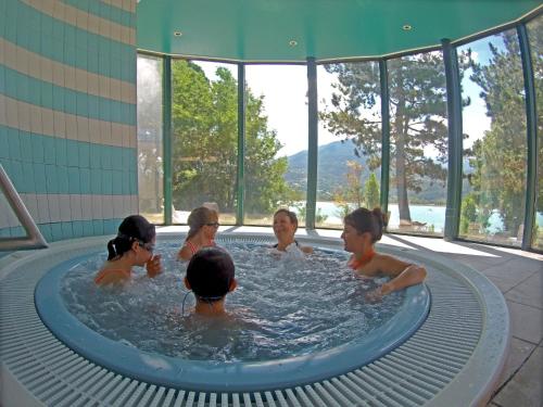 Chadenas et Spa in Puy-Sanieres