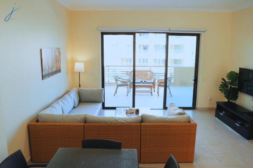J Apartments - One bedroom at Samarah Resort C-12 in Sowayma