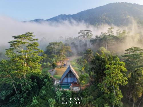 8 Acres Tea Escape