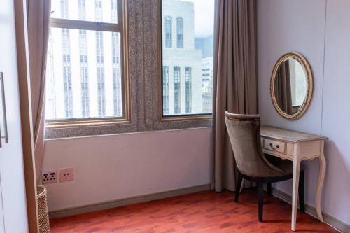 Luxurious city center apartment plus Heated pool - image 14