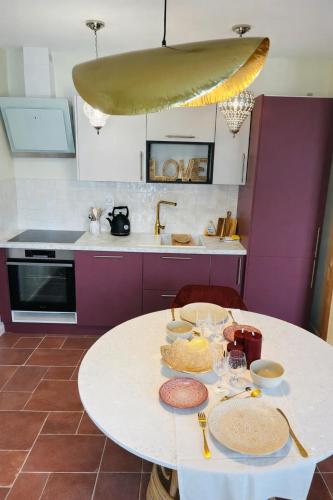 virtuve, L'Or du Temps Spa privatif & ambiance romantique in Aubermesnil-Beaumais