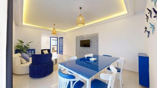 Équipements, Seven Floors in La Soukra