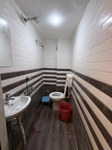 hotel gajanand inn - image 3
