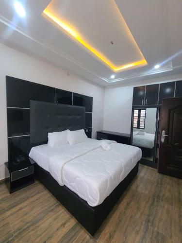 The Rosita Apartments in ยอส