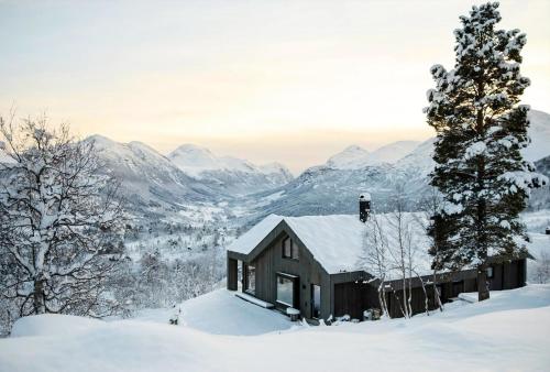 Viesnīcas āriene, Architect Cabin With Strandafjellet View in Stranda
