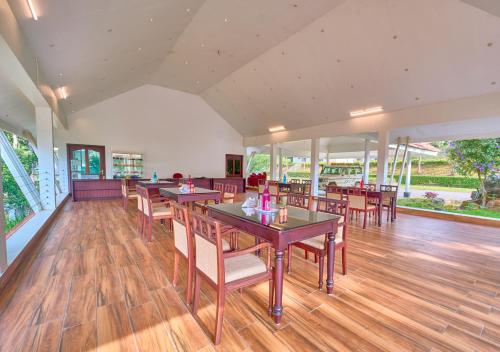 Étterem, Mistaura Homes Resort Munnar by VOYE HOMES- Private cottages in Rathnagiri