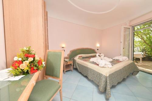 room detail thumbnail 0