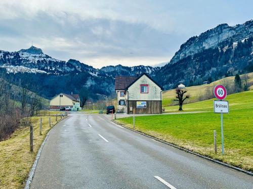 Herberge am Alpstein Perfekt für Gruppen und Familien Ferienhaus am Alpstein in Appenzell (Familien-Chalet am Alpstein fur Gruppen bis 12 Personen und Familien, Appenzell Premium Privatunterk) in Schwende