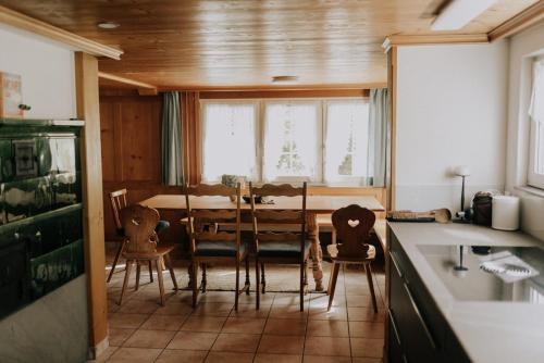 Herberge am Alpstein Perfekt für Gruppen und Familien Ferienhaus am Alpstein in Appenzell (Familien-Chalet am Alpstein fur Gruppen bis 12 Personen und Familien, Appenzell Premium Privatunterk) in Schwende
