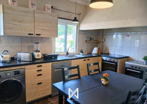 ห้องครัว, MyStay - Refúgio dos Sonhos (MyStay - Refugio dos Sonhos) in กองโดมาร์