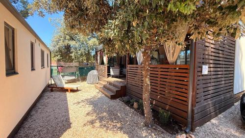2 bedrooms, 4 beds