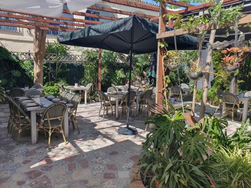 Hostal Mi Campana in Les Bovetes Beach