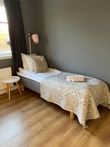 2 twin beds
