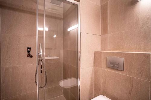 UrbanFlat 135 - Central Luxurious Apartment in Paris - image 8
