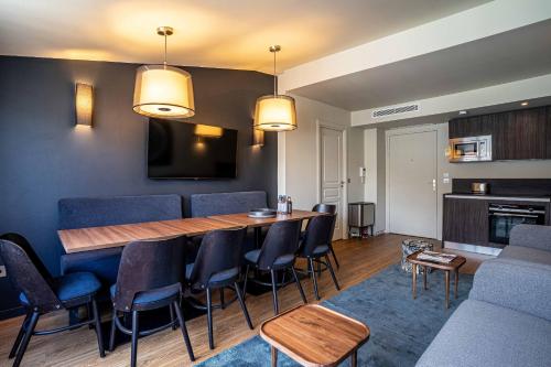 UrbanFlat 135 - Central Luxurious Apartment in Paris - image 3