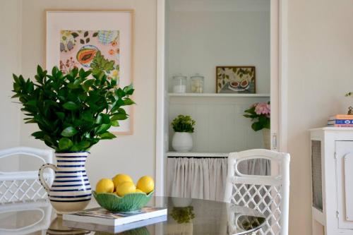 Mawson House Southern Highlands Views Calm Stylish in Moss Vale