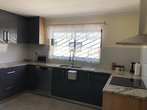 virtuve, F2 Homestead in Omuthiya