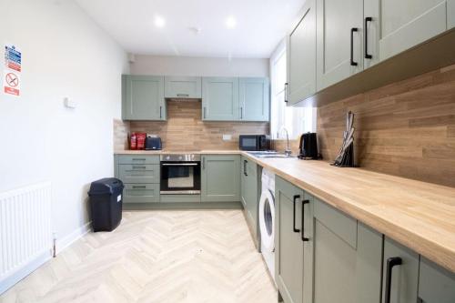 3 Bed Flat Kelpies and Falkirk Wheel with Parking in Airth