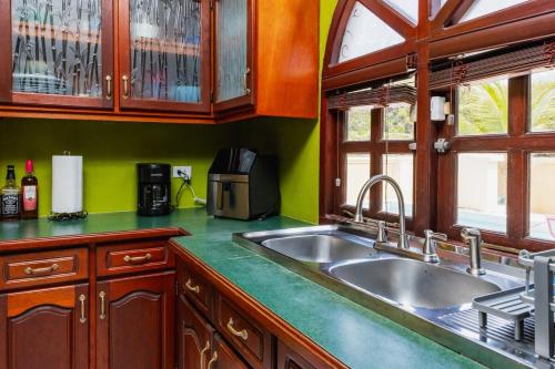 3Bed-PrivatePool NearHotelBeach - image 2