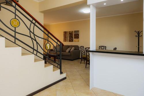 NearBeachHotels 3 Pools,Gym,TennisCourt,Security in บูคูรุย