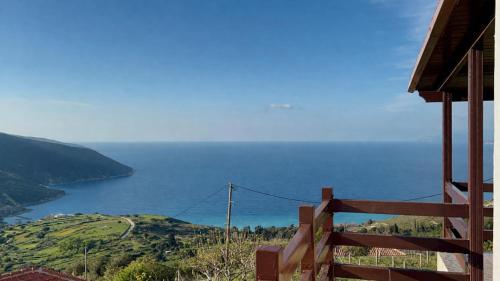 Azure Horizon - Panoramic Myrtos Sea View Apartment - Location saisonnière - Angón