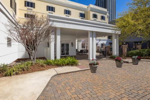 Candlewood Suites Mobile-Downtown an IHG Hotel - image 10