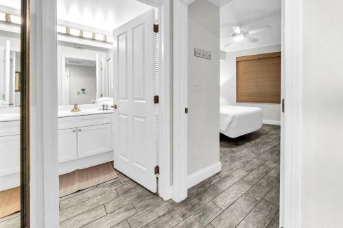 Aqua Resort 1505 by RealJoy Vacations - image 39