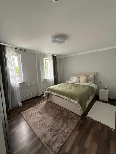 Modern, Fully Furnished 3-Room Apartment in 大蓋勞