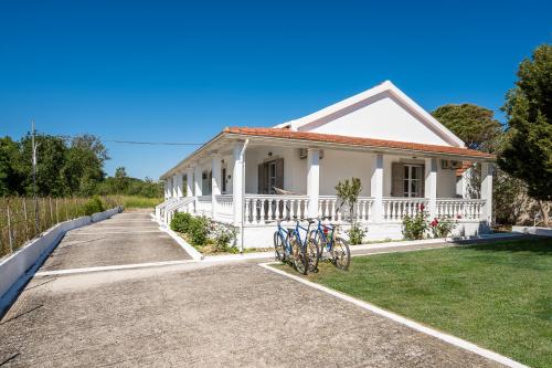 Serenity Apartments by Konnect, Next to the Beach
