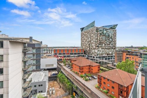 Cosy 1-BDR Apartment Birmingham City Centre - Mailbox - Fast Wi-Fi - image 2