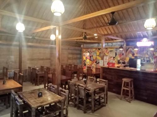Restaurant, The Jungle Family homestay in Beru
