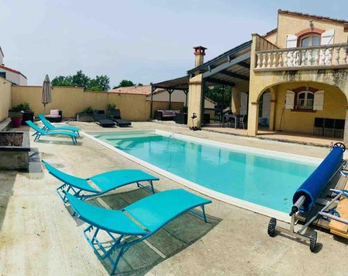 Grande maison avec piscine privée gîte à louer Labastide-Saint-Sernin