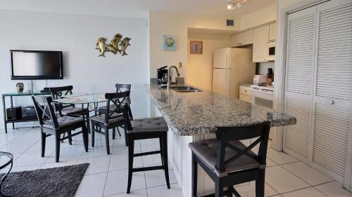 2306 Ocean Pointe Suites in Tavernier, USA