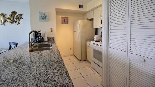 2306 Ocean Pointe Suites in Tavernier, USA