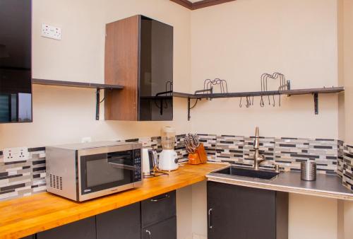 Kitchen, The Jam Lodge in Freetown