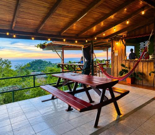 Pura Natura Lodge in Quepos