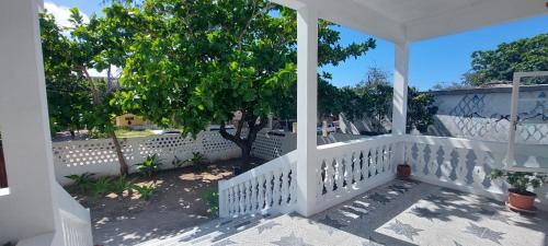 阳台/露台, Villa Amendoeira de Praia in 白坯